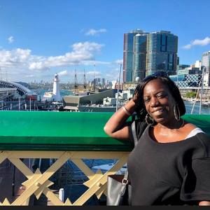 Meet your Posher, Leona